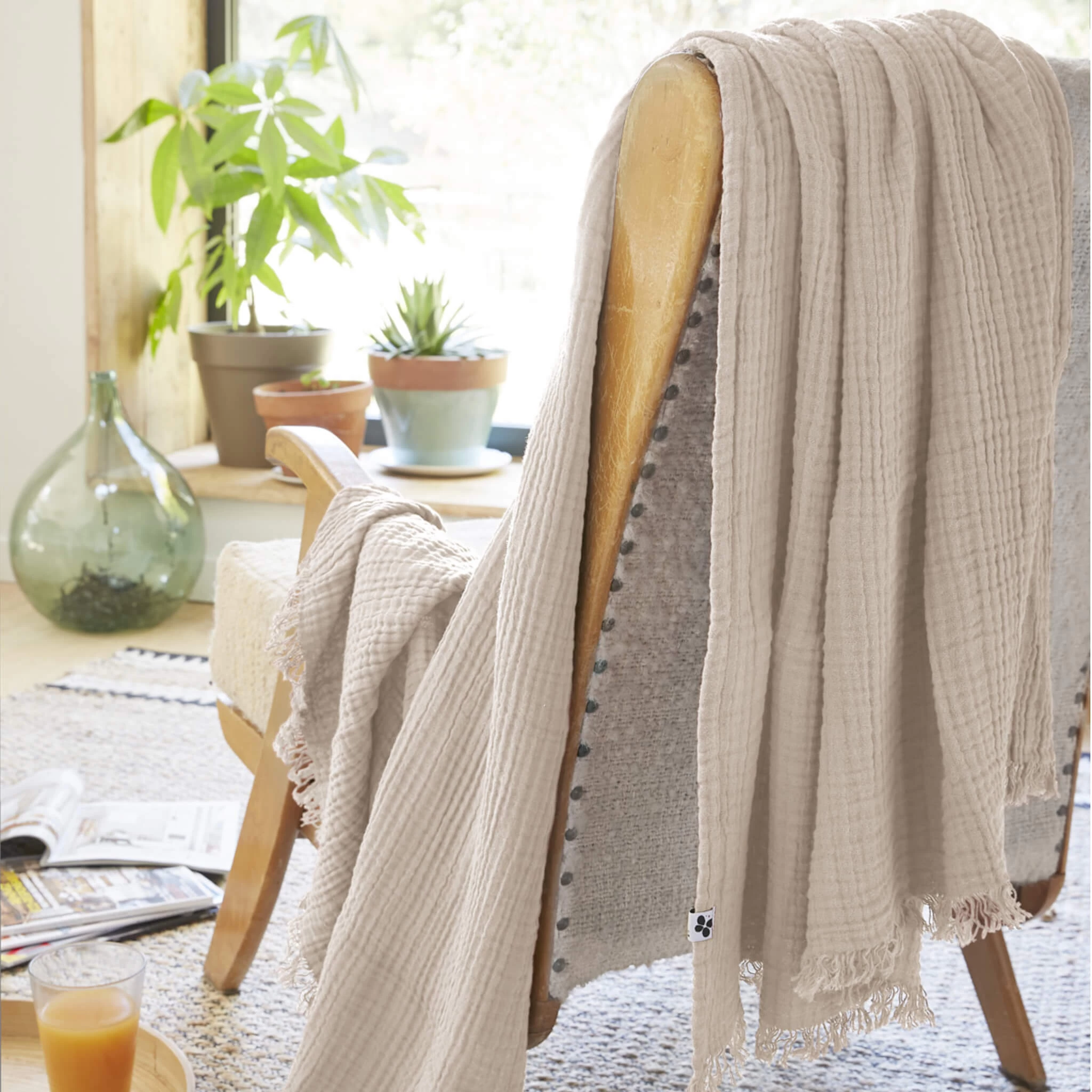 Plaid Gaze De Coton à Franges Beige – Image 4