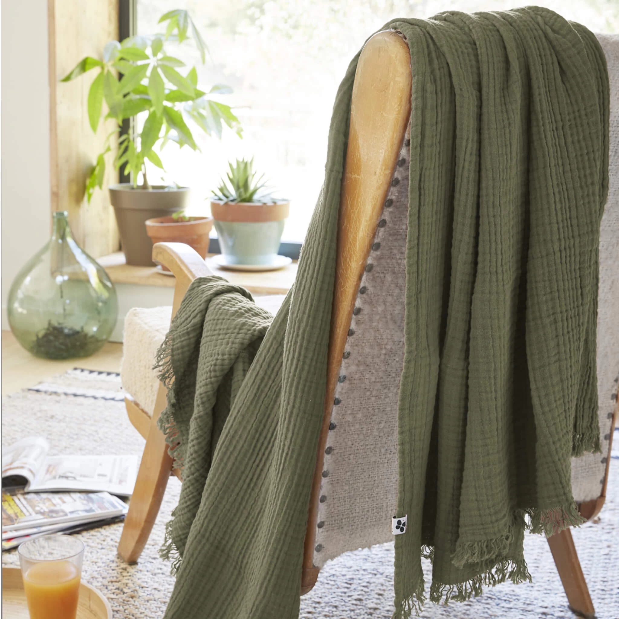 Plaid Gaze De Coton à Franges Kaki – Image 4