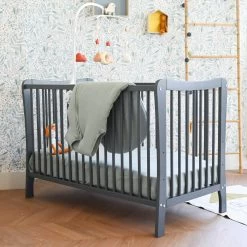 Lit Bébé En Bois Massif Anthracite Avec Sommier Réglable En Hauteur 60x120