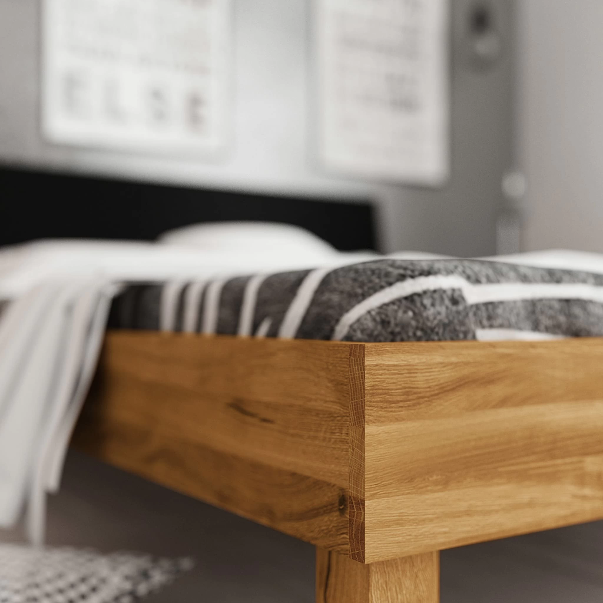 Lit Avec Pieds Carrés En Chêne Massif Clair Et Tête De Lit Noire - LT36005 – Image 4