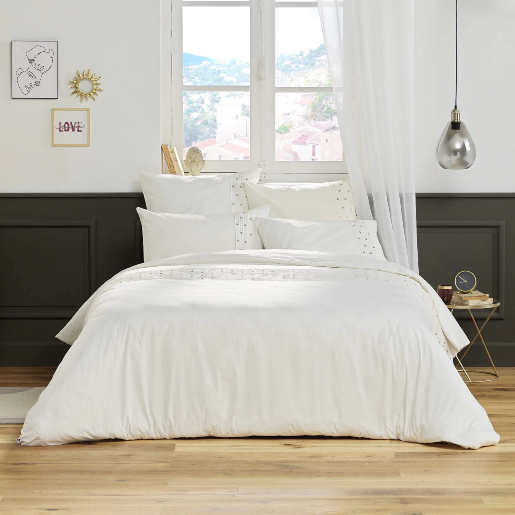 Parure De Lit Brodée Plis Religieuses Blanc