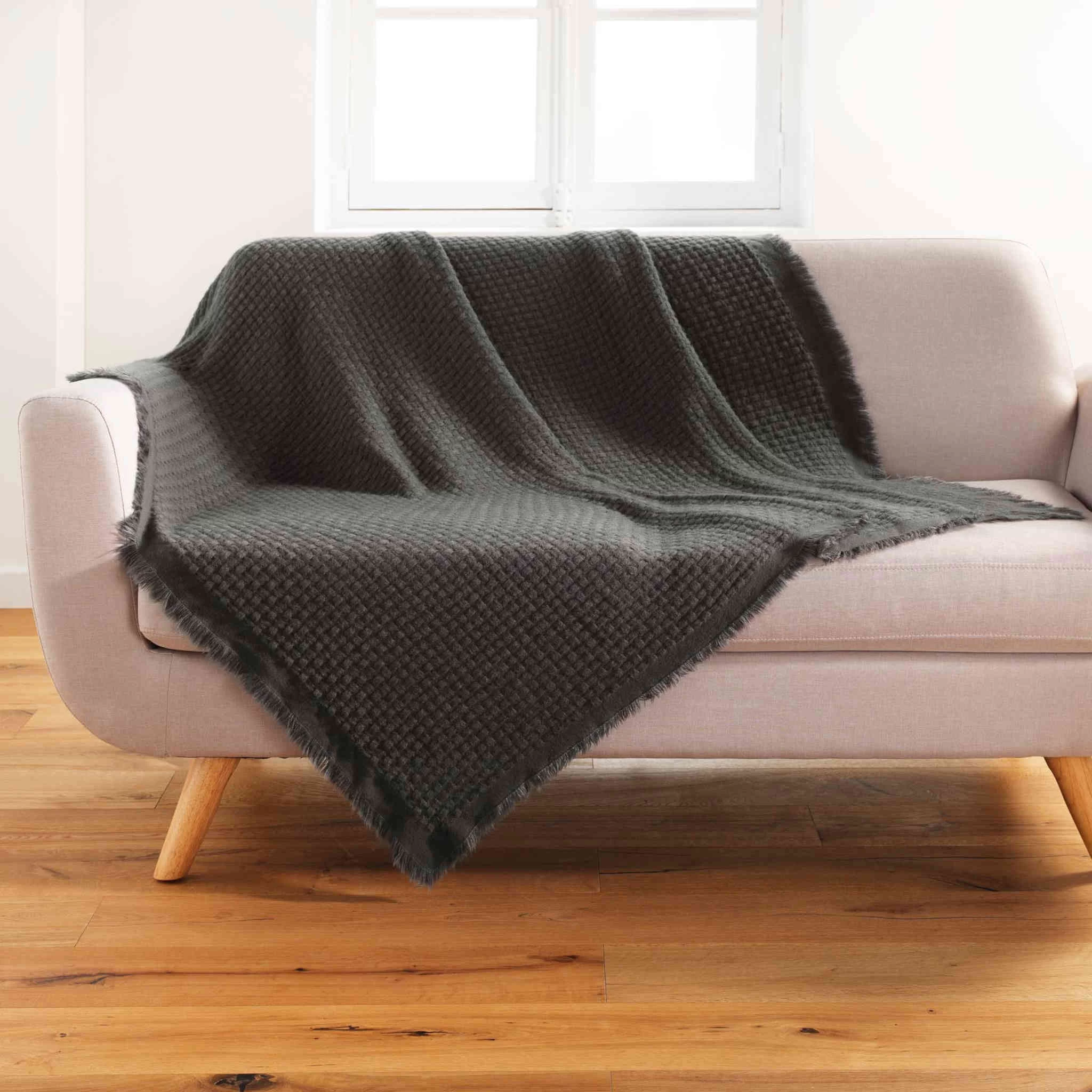 Plaid à Franges Acrylique Coraline 125x150 Cm – Image 3