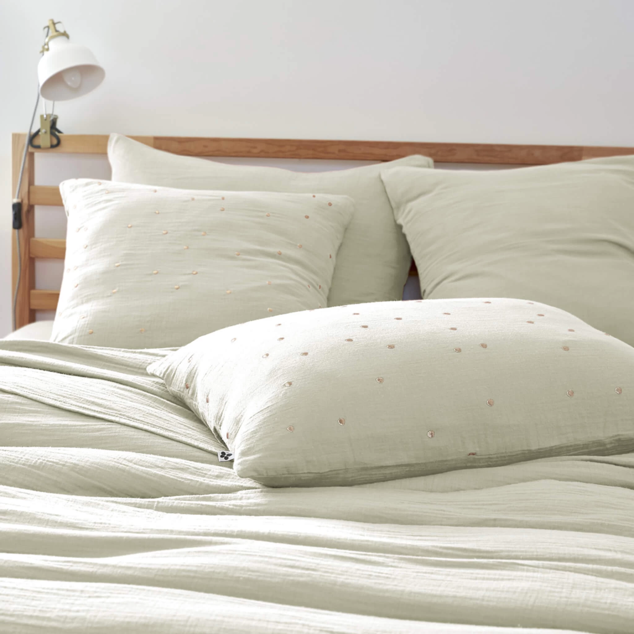 Taie D'oreiller à Pois Brodés Double Gaze De Coton Vert D'eau – Image 3